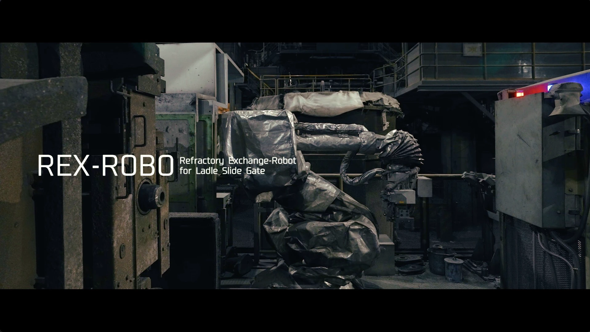 REX-ROBO™｜暑熱環境での耐火物整備作業を自動化するロボット